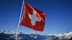 スイスで男女平等賃金求めるデモ、2万人が行進 写真1枚 国際ニュース:AFPBB News