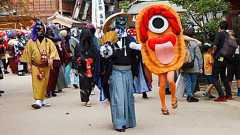 化けわらじ、日光江戸村に出没する 江戸テーマパークには妖怪がよく似合う