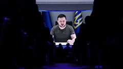 ゼレンスキー大統領、ロシア排除をダボスで要求-ウクライナに投資を