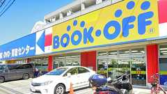6年で60店も閉店したのに、むしろ売上高は伸びている…「ブックオフ」に起きている大変化を解説する 「一時的優位の連続」というセオリーに沿った勝ちパターン