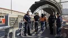 不法移民問題をビッグビジネスに、甘い汁吸う国境の町 米テキサス