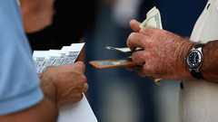 トランプ氏、チケットの高値転売取り締まる大統領令に署名