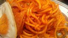 カチャカチカチ…ぱくっ……カチカチぱくっ…ズッ。カチャゾッズズッ、ズルッ@ナポリタンのパンチョ - ズビビン | 麺類オノマトペ限定ブログ