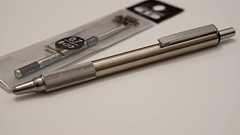 ゼブラのステンレス軸ペンF-701、リフィル換装で最良の書き味を得た