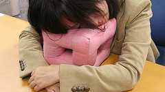 ITmedia Biz.ID:究極の“仮眠枕”を求めて――「聞こえるごろ寝まくら」編