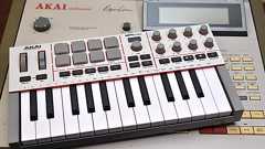 定番ミニキーボードの最新作MPK Mini IVが誕生。新音源Studio Instrument Collectionとセットで16,800円!? MPC伝統のレトロカラーも