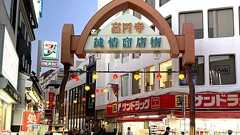 東京・高円寺“破壊計画”にSNS騒然! 「再開発反対」「利益得るのは誰だ」――16m道路で街の個性は消えるのか? | Merkmal(メルクマール)