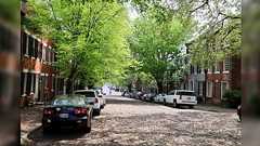 長崎のハウステンボスをオランダ人が見ると初めは自国にいるのかと錯覚するが、だんだん奇妙な感覚に陥るらしい「大麻の匂いがしない」