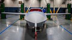 ついにSFの世界がやってきた!? 米軍史上初「無人戦闘機」Fの名を冠した機体が初飛行 | 乗りものニュース