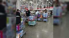 トイレットペーパーが品薄のデマでコストコに客が押し寄せトイレットペーパーやティッシュが在庫切れに→周辺の道路も渋滞している模様