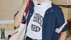 学生気分で着こなしたい! カレッジムードを効かせたワイドデニムスタイル【FUDGE 10月号連動企画 – 濃紺デニムがあれば。| DAY14 】 | FUDGE FRIEND | ファッション | FUDGE.jp