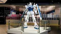 だからガンダムには名言が多い…言語学者分析「偉い人にはそれがわからんのですよ」から「よ」が削除された理由 「ザクとは違うのだよ、ザクとは!」の「よ」の効能を説明できるか