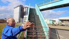 「死ねない」と駆けた 津波、50人救った歩道橋撤去へ:朝日新聞デジタル