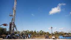 「逆さま揚水発電」で長期蓄電、米スタートアップが実証