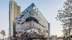 世界の名建築を訪ねて。巨石の彫刻が躍る韓国の人気デパート「クァンギョ・ガレリア(Galleria in Gwanggyo)」/ソウル市