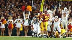 間違って敵チームを全力で応援したチアガール