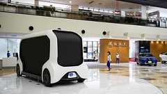 トヨタ、特定条件下で運転手不要な自動運転車を27年度に市場導入へ