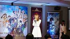 サラ・オレインがゲームアプリ1周年イベントにサプライズ出演、テーマ曲「Glory」をアカペラで披露 | Daily News | Billboard JAPAN