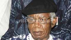 ナイジェリア作家のC・アチェベ氏が死去、「現代アフリカ文学の父」