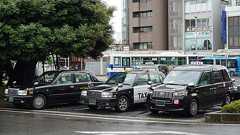 もはや東京の風景のひとつになっているJPNタクシー! 乗り降りもラクで後席も広く大満足……なのに地方ではあまり走ってないってナゼ?