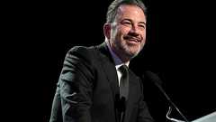 キンメル氏の深夜トーク番組、ディズニーが23日から放送再開と発表