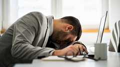 燃え尽き症候群になると仕事のストレスがさらに悪化する悪循環に陥ってしまうとの研究結果