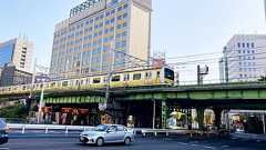 こんなに歩くの聞いてねえぞ… 乗り換えを“できれば避けたい”乗り換え駅たち 雨の日さらにゲンナリ | 乗りものニュース