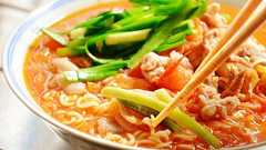 想像のナナメ上をいくレシピを公開する「サッポロ一番 みそラーメンレシピ」で実際にラーメンをアレンジしてみました