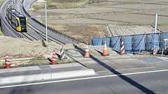 LRT沿線で路駐、立ち入り、軌道侵入 マナー欠く撮影が日常化 運行や住民生活の妨げに|下野新聞デジタル