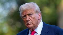 トランプ氏、自身の忠実な支持者を「弱虫」呼ばわり エプスタイン騒動めぐり