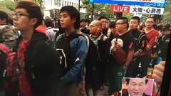 「iPhone 6」ついに発売!Apple Storeは中国人とホームレスに占拠され、揉め事騒動に : IT速報