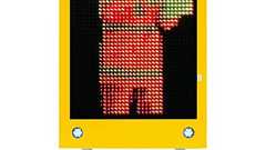 LED看板の「旗振り警備員」は絵なのか 工事現場のアレ、リアルな動きどう再現? | 乗りものニュース