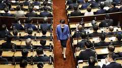 保守強硬派の高市早苗氏、日本初の女性首相に選出