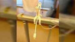 旦那が「なんで入院中に洗濯バサミとS字フック持っていくのか」と不思議がってた→おすすめアイテム集まる