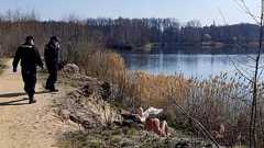 ヌーディストにマスク着用を指示、裸はOK チェコ警察