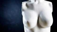 胸の大きい女性は自尊心が高い傾向がある - ナゾロジー