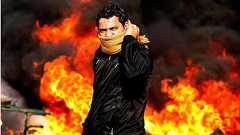 Sun紙のエジプト革命の抗議者が格好良すぎ!! どこの映画だ!?