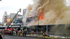 築地場外の火災、ほぼ消し止められる 出火から約8時間:朝日新聞デジタル