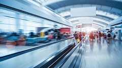 ゼロコロナをやめた中国から旅行者が海外に殺到中、フライト予約は254%増加