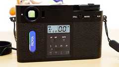 小型デジカメ「X half」は「プレビューを確認せずにフィルムが切れるまで撮影して現像を待つ」というフィルムカメラの撮影体験を味わえるエモいカメラでした