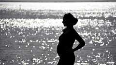 逮捕された妊婦、産院搬送を拒否され一人署内で出産 タンザニア