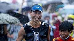 415kmレースのクレイジーなウラ側…“日本最速ランナー”土井陵は何を食べている?「カップラーメンもスイーツも食べない」「主食は柿の種です」(千葉弓子)