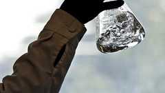 「魅力的な容姿」の科学者、能力劣ると思われやすい 研究