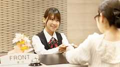 ホテルはなぜ「午後3時チェックイン」「翌日午前10時チェックアウト」が多い? スーパーホテルに聞いてみた | オトナンサー