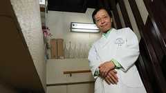 「痛い! 痛い!」実験中に助手が溶けて警察の事情聴取を受けたことも…米村でんじろう(70)が今でも忘れられない“マッドすぎる実験” | 文春オンライン