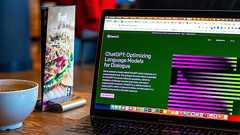 無料でGPT-4を使い倒して料金を他人に払わせる「海賊版GPT-4」が横行している