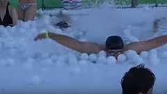 男がナイトプールでガチ泳ぎ → パリピ激怒「これオタクの仕業でしょ!オタク最低!」 : 痛いニュース(ノ∀`)