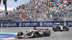 ペナルティもらいまくりで大暴れのマグヌッセン、ひとまず追加の罰則はなし。しかしスチュワードは再発防止のため、規則の見直し検討へ