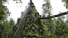 魔法の世界を訪れた気分が味わえる「マジックマウンテン・ホテル」…チリ : らばQ