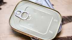 トルコ被災地、韓国から送られてくる大量の缶詰が“厄介者”に「気持ちはありがたいが…」